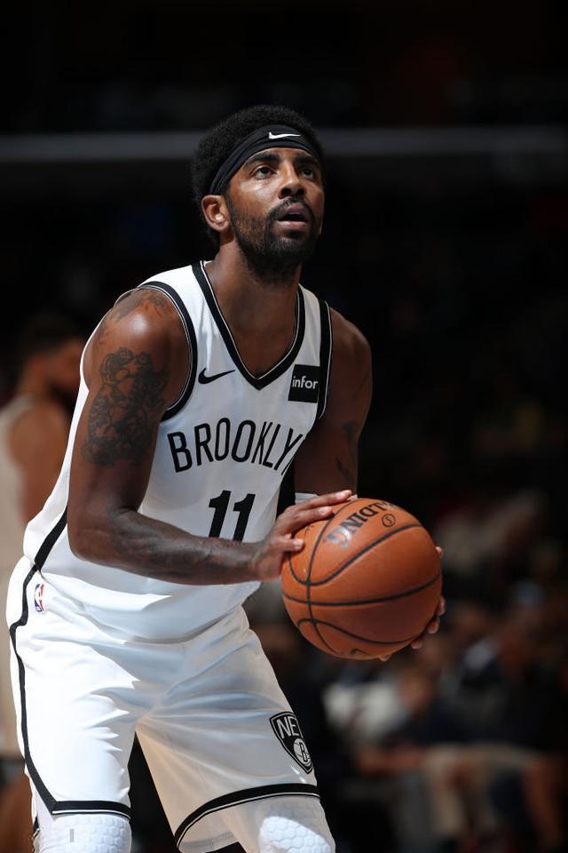 足球场上的 足球场上的